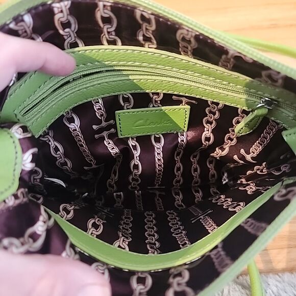 CLARKS LIME Green CROSSBODY Shoulder Bag Handbag Lots Of Pockets - Picture 5 of 7